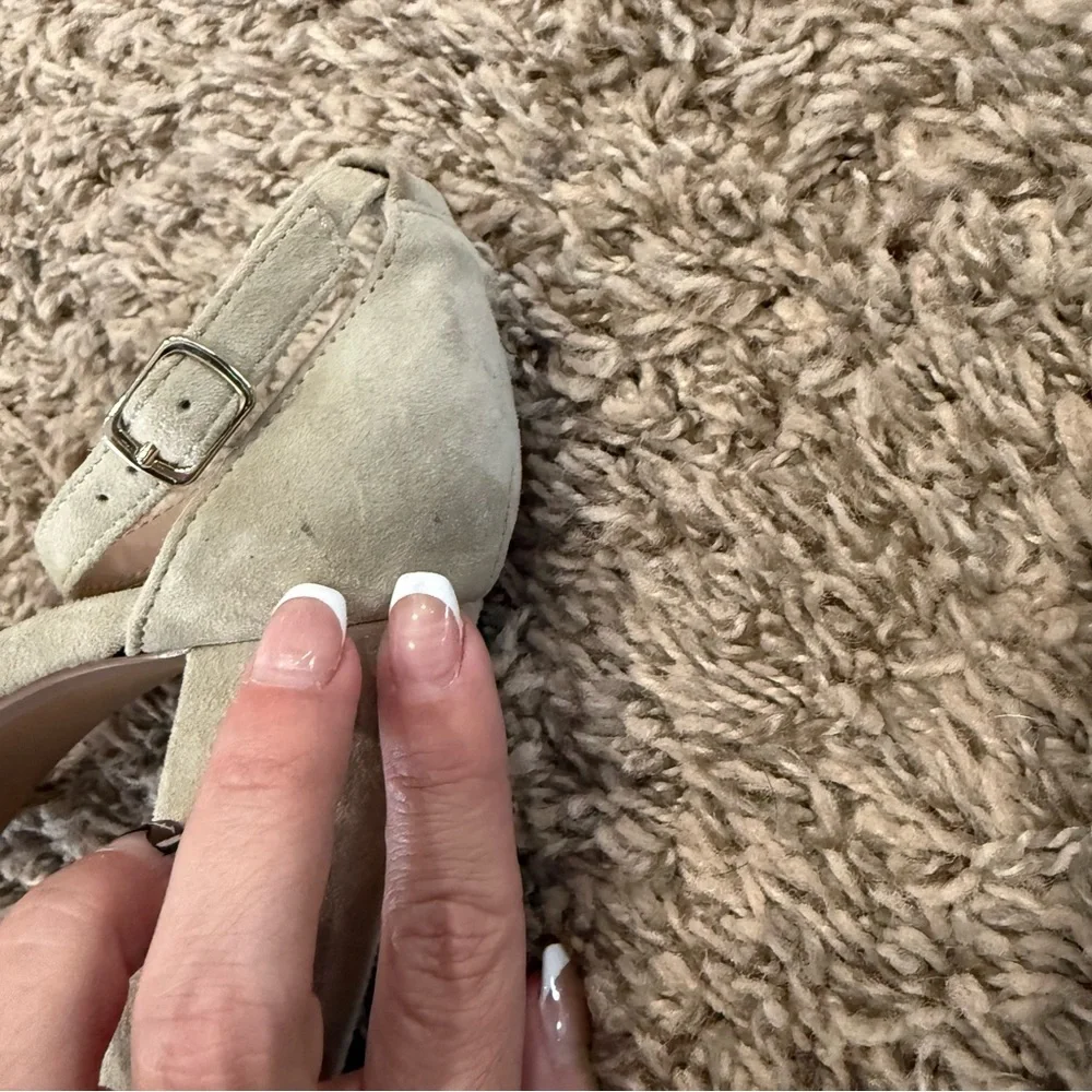 Steve Madden Carrson Sandals / Block Heels Size 7 in Grey/Taupe Suede Leather